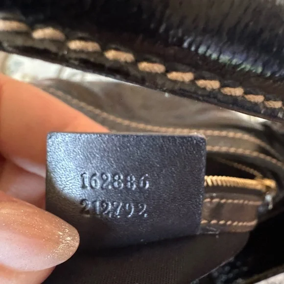GUCCI Black Dialux Britt Hobo In EUC - Picture 11 of 13